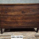 Antique curved secretary desk, Louis XV style, made of solid wood and marquetry.