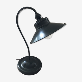 Industrial swan collar lamp