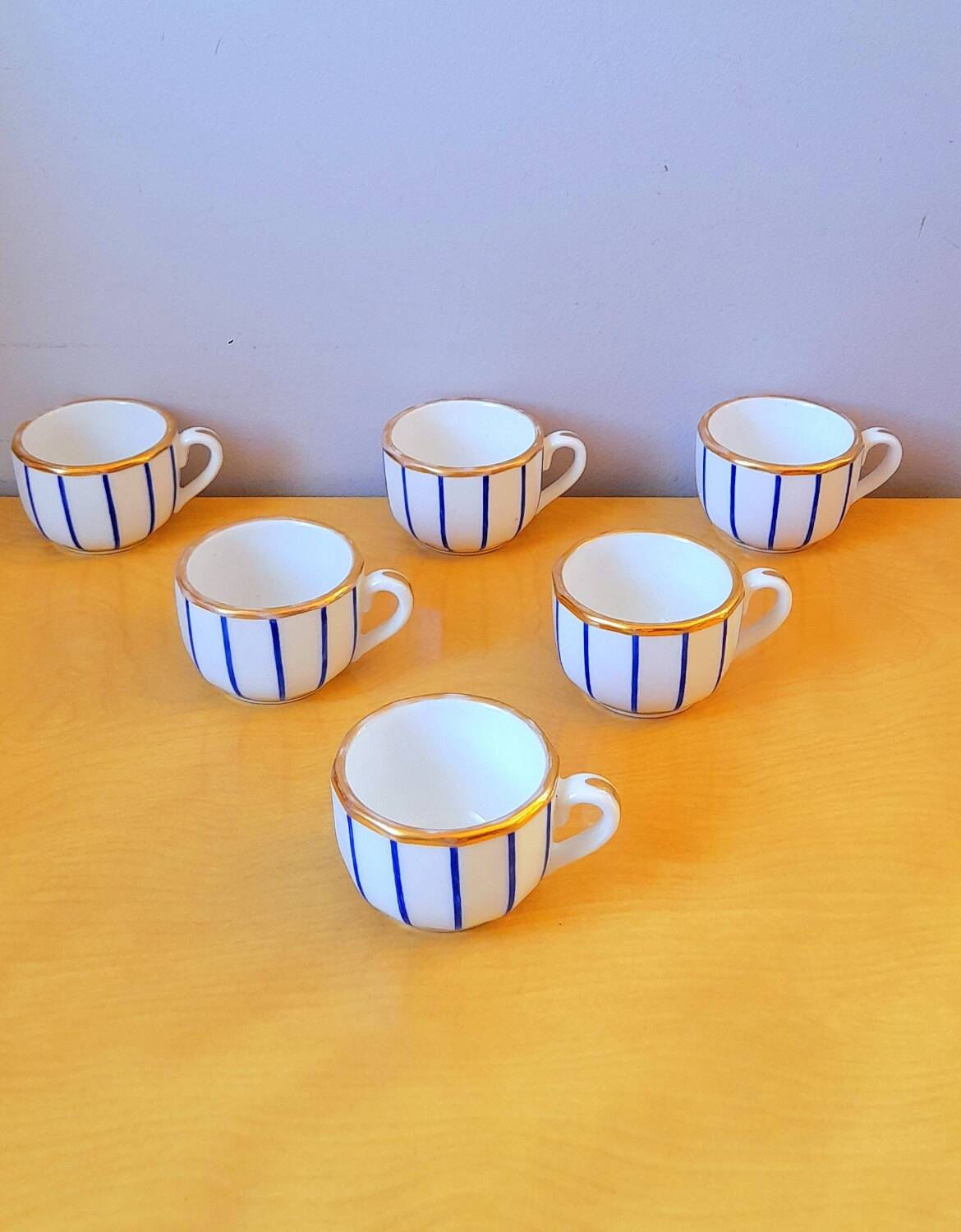 Service of 6 80s coffee cups