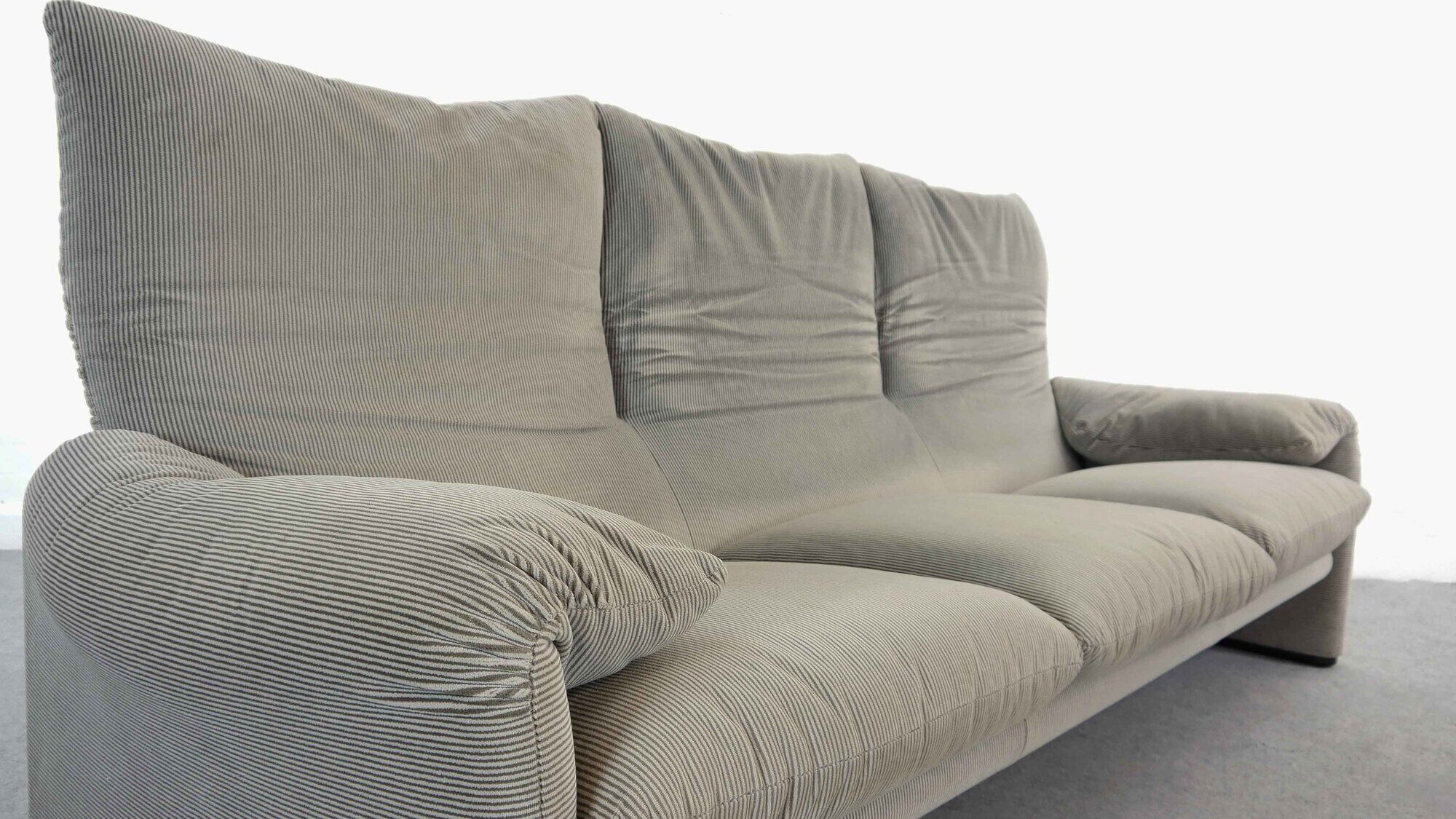 Cassina Maralunga 3-Seater Sofa by Vico Magistretti in grey striped fabrics