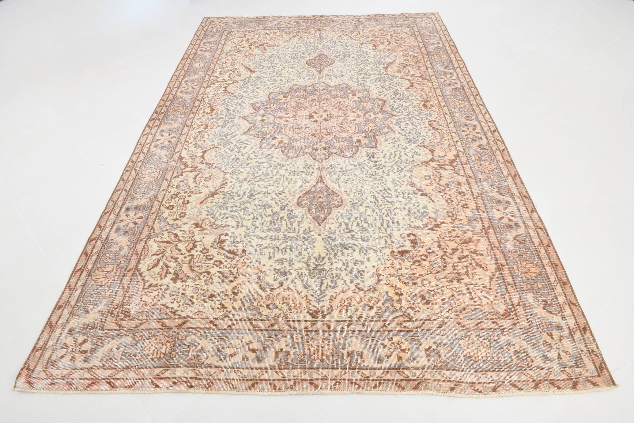 Vintage Persian Style Rug, Soft Beige Blue Medallion Handwoven Carpet