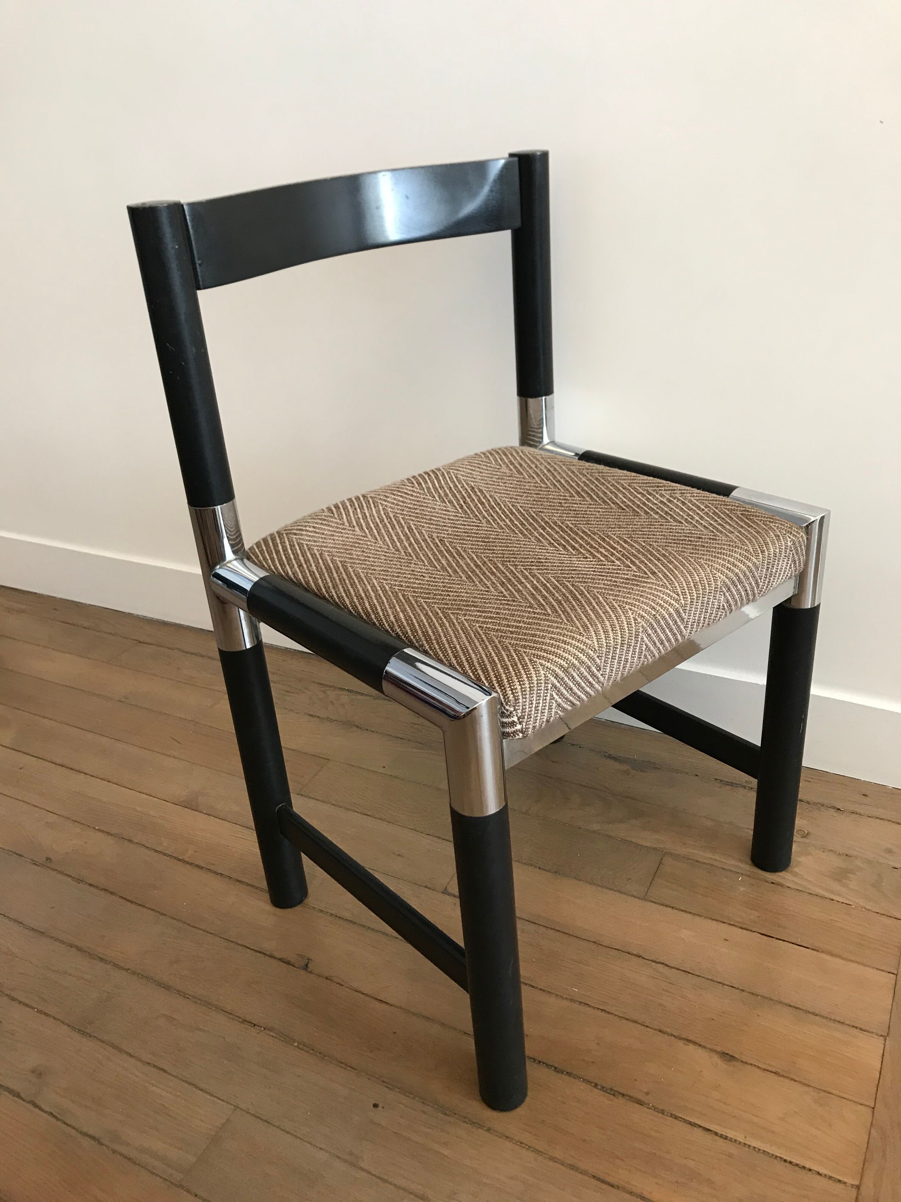 Suite of 4 chairs 70s