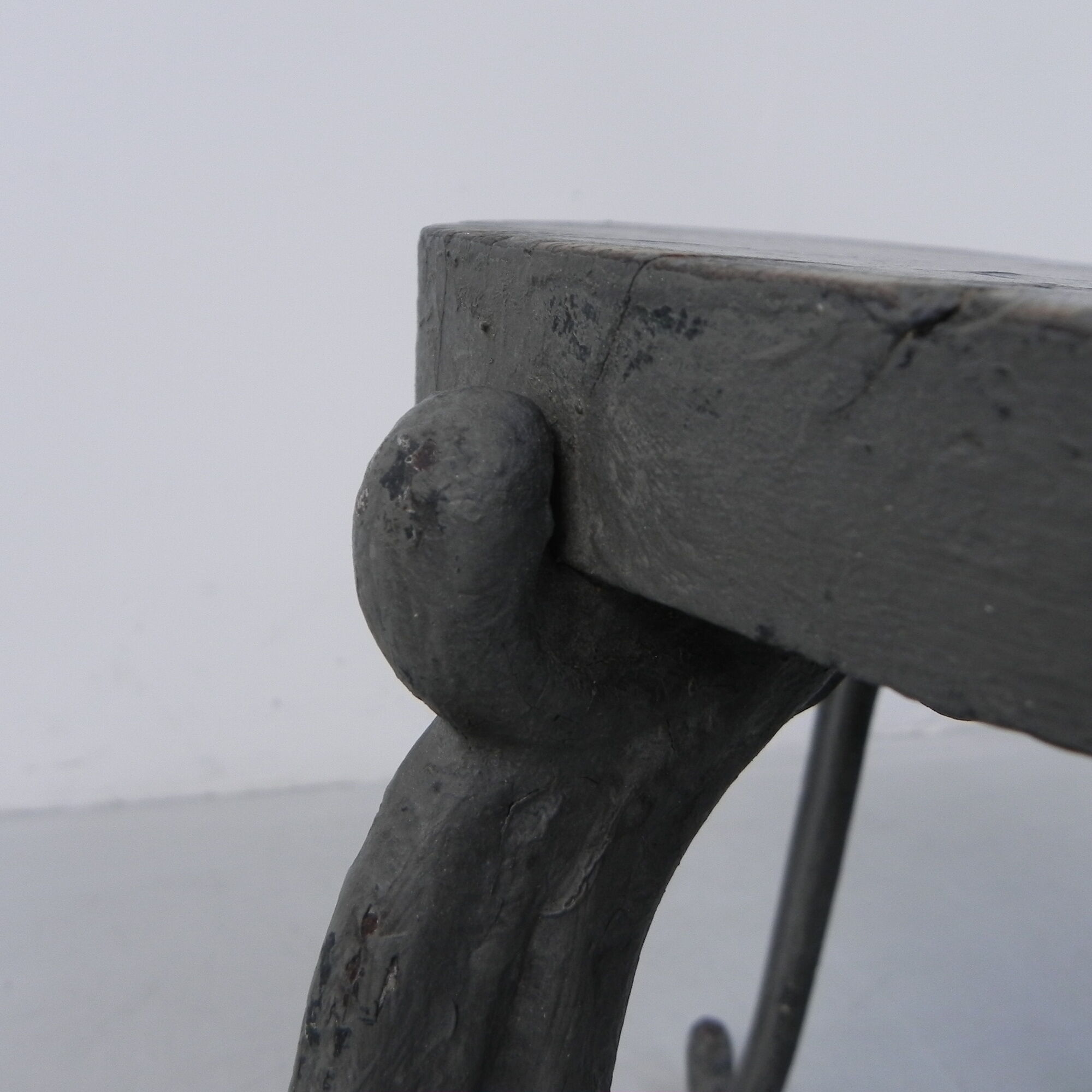 Art Nouveau stool on 3 cast iron legs