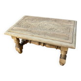 Petit tabouret  rustique chene brut plateau sculpté