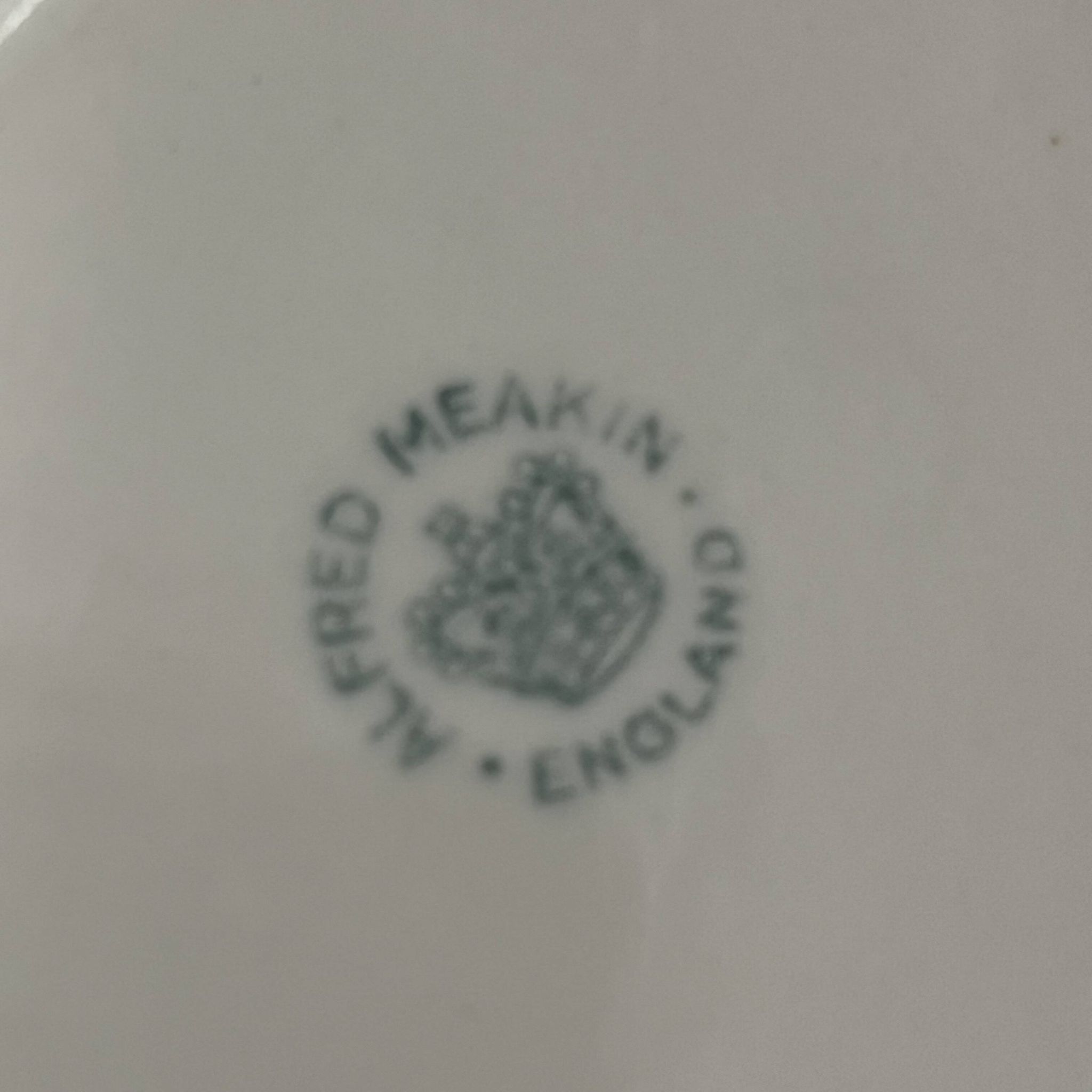 White earthenware vegetable dish, Maekin England