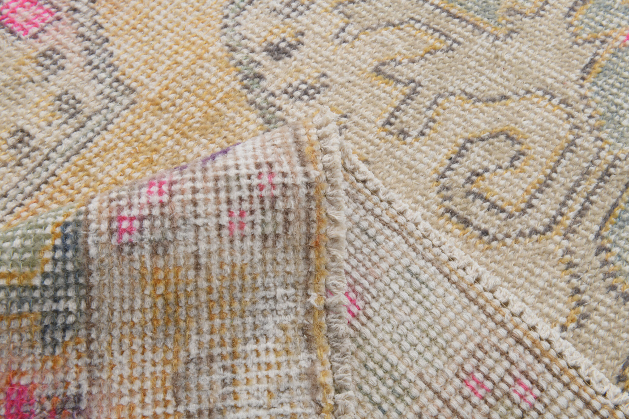 Tapis turc jaune oriental, 137x211cm