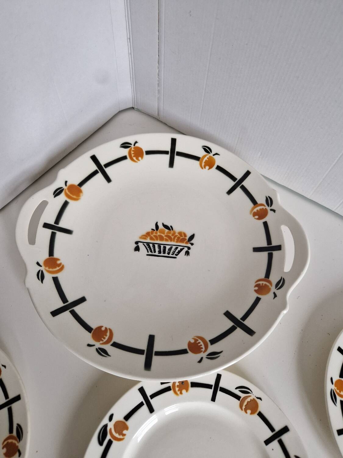 Plat et 6 assiettes à dessert art deco Badonviller