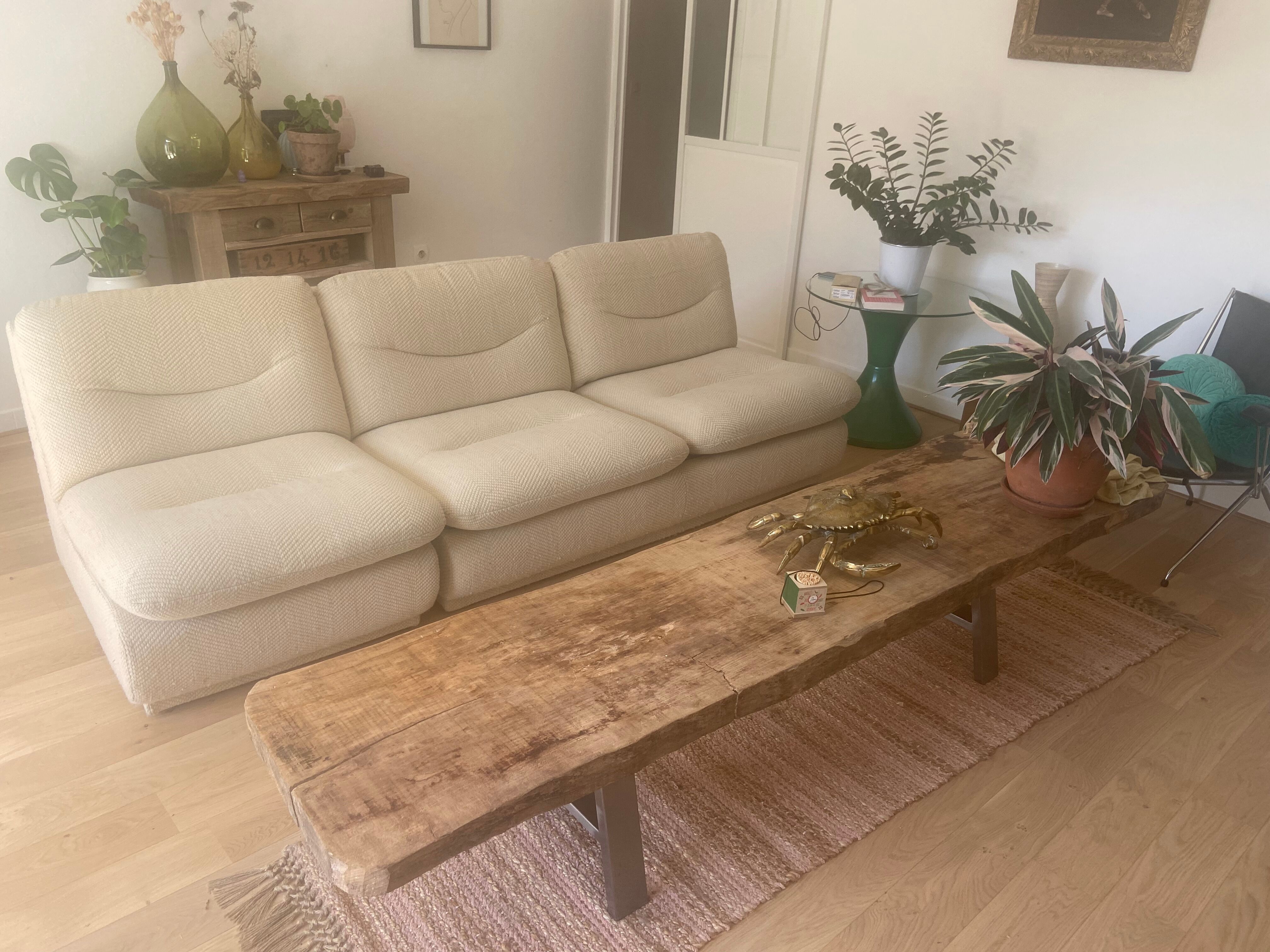 Meral production sofa