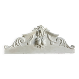 Ancien fronton, bois sculpté