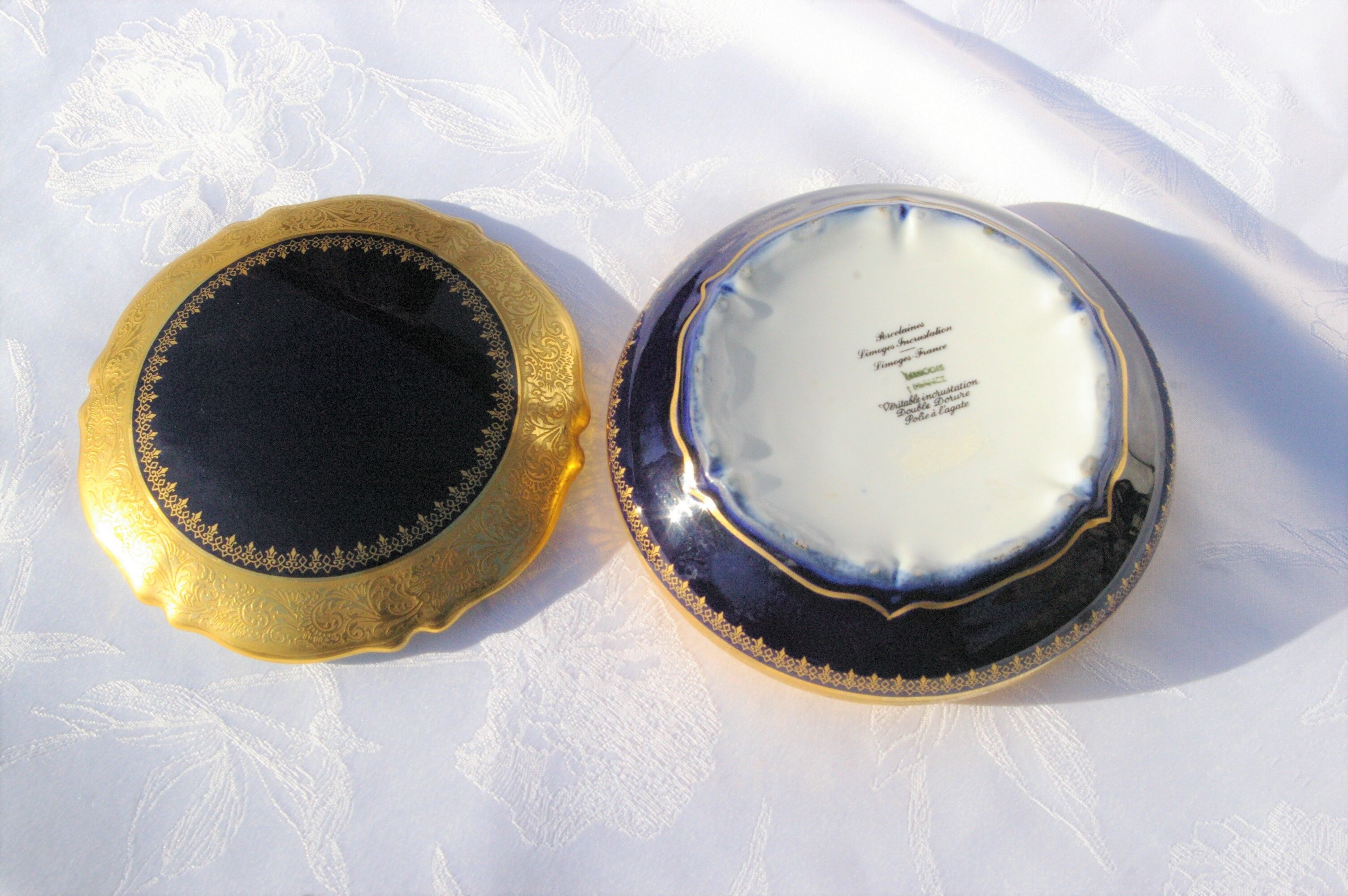 Limoges Porcelain Candy Oven Blue and Inlaid Gold - Diam 14cm