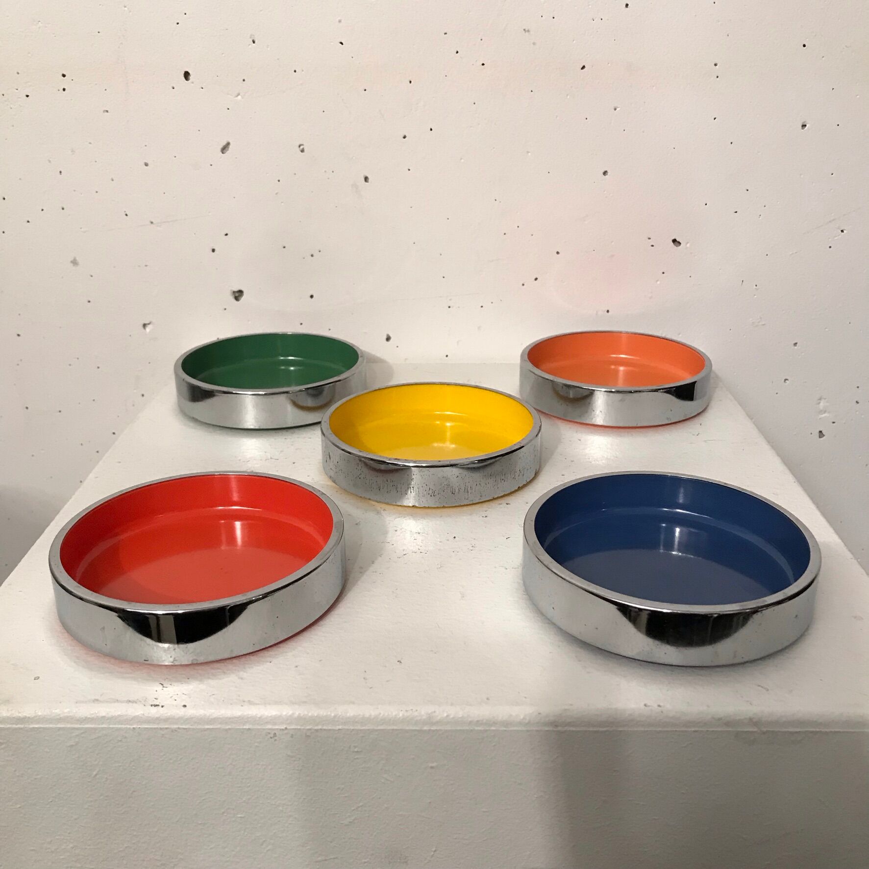 Series of 5 stackable cups, Isamu Kenmochi, 1970