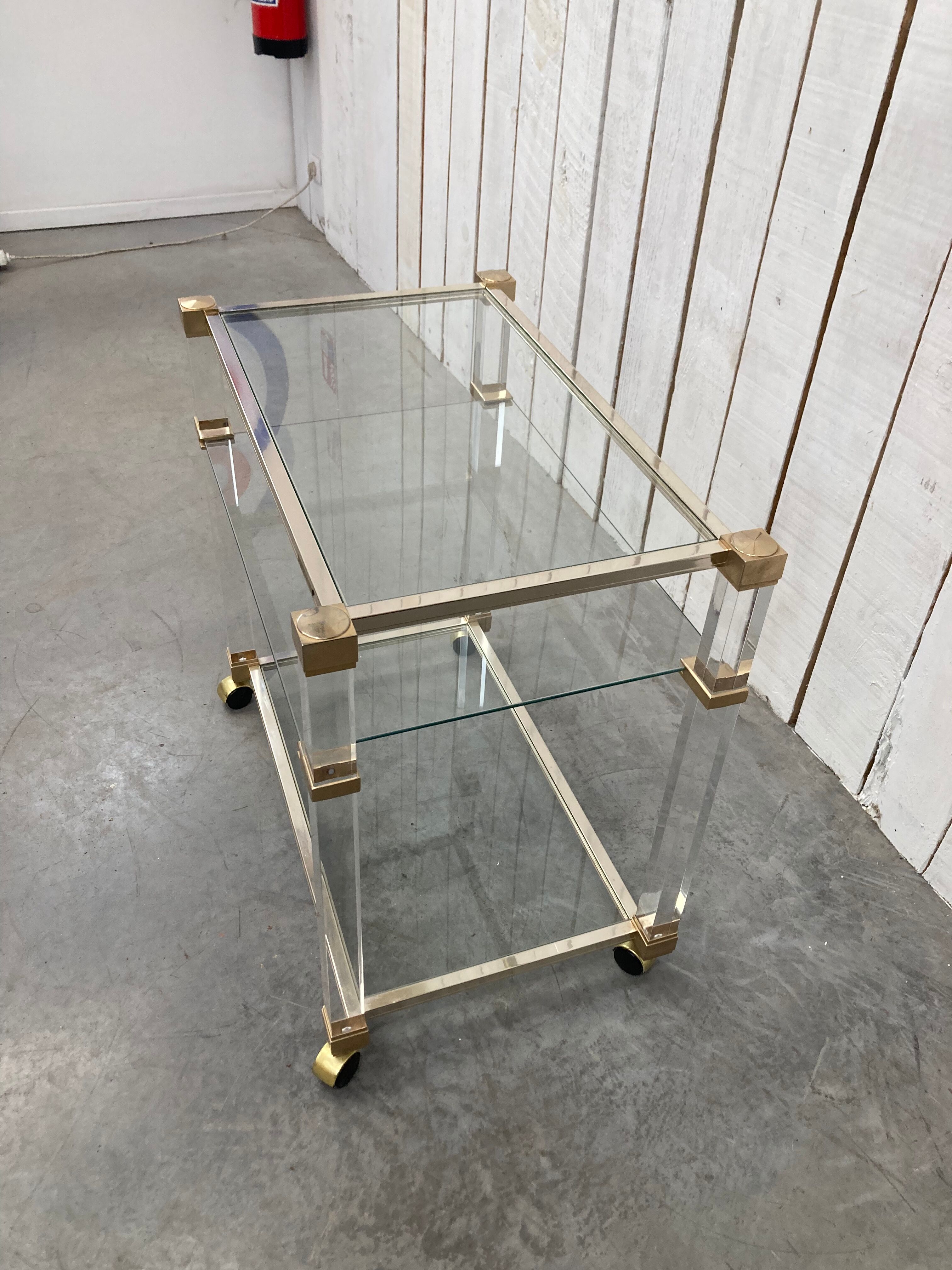 Pierre Vandel wheeled service