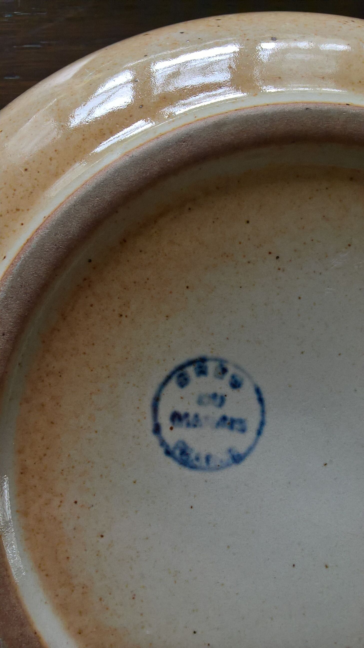 Six hollow plates Sandstone du Marais