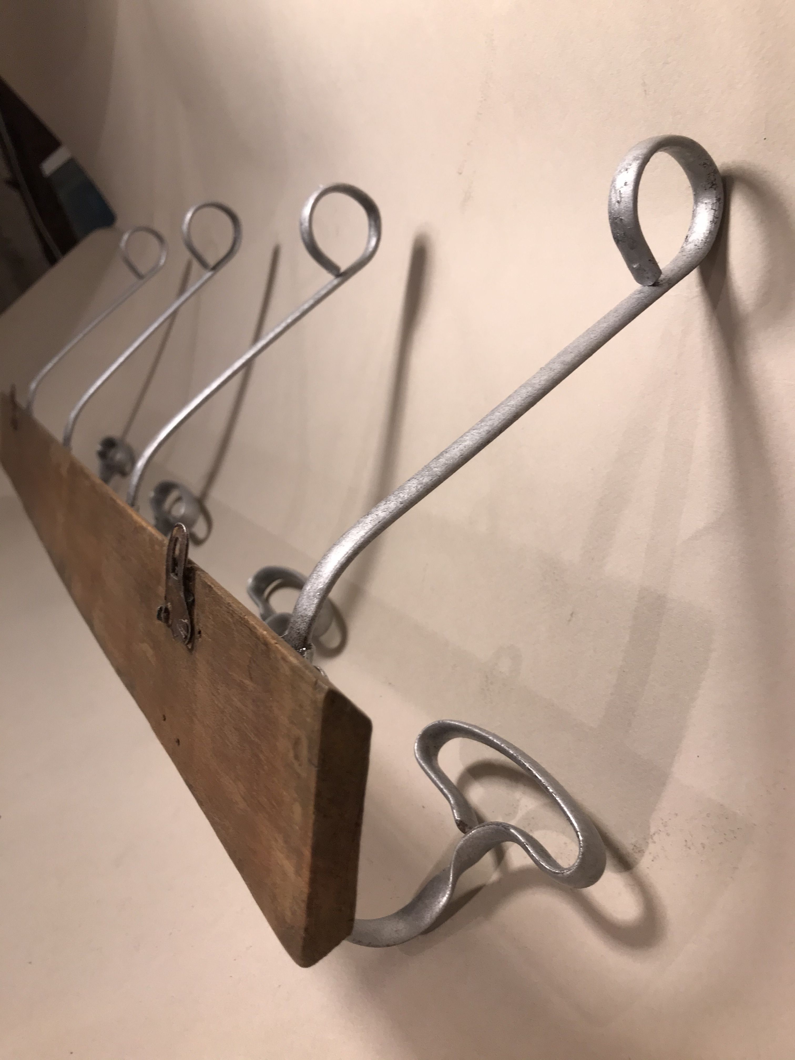Old vintage wood and metal wall coat holder 4 patères