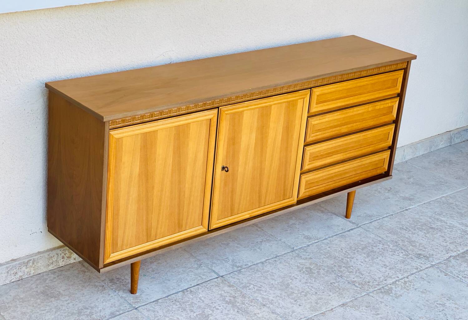 Vintage enfilade in elm from the 1960s.