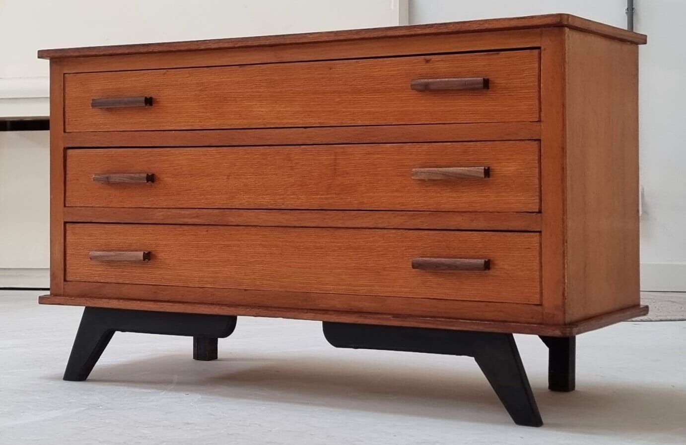 Mid-century drawer cabinet