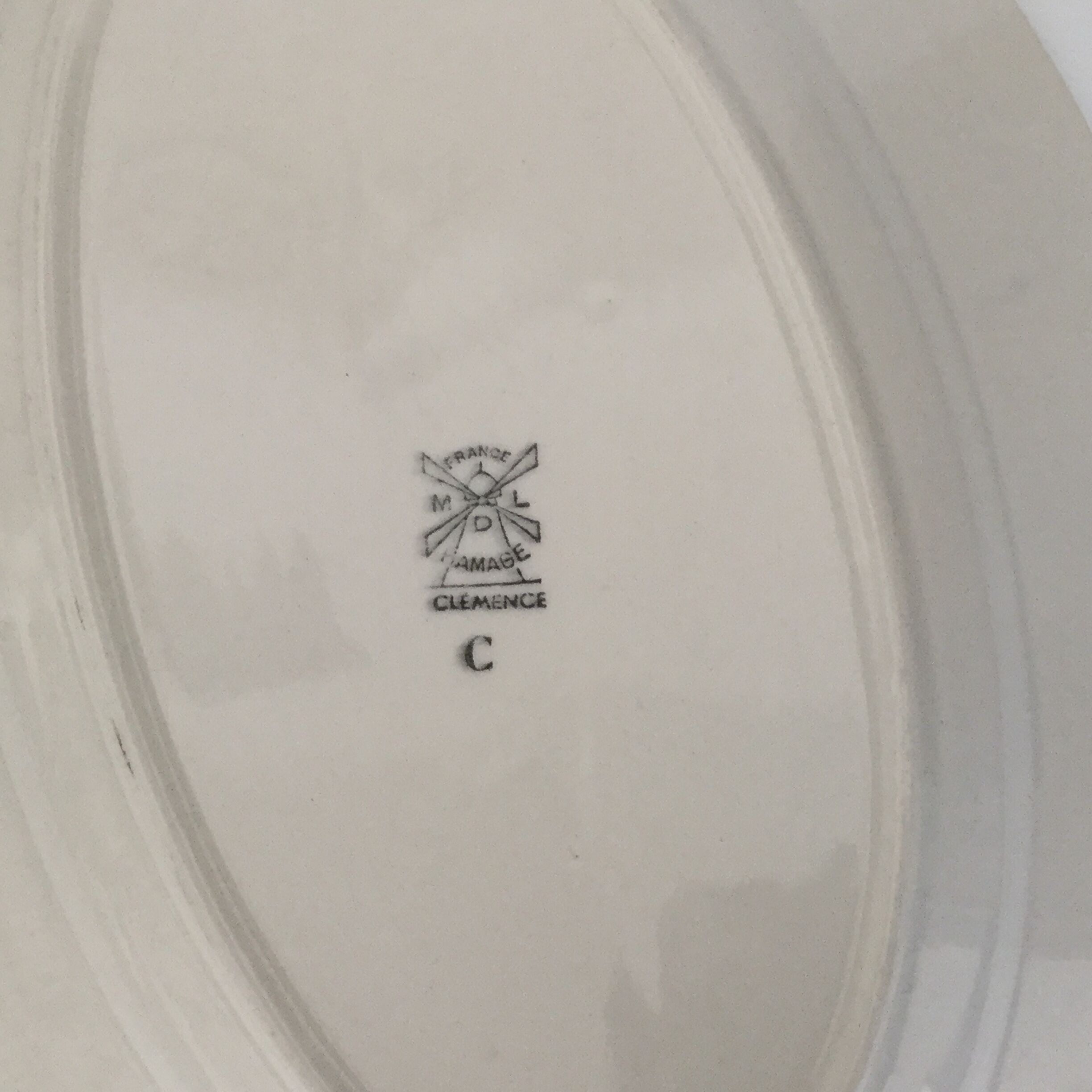 Oval dish Moulin des Loups