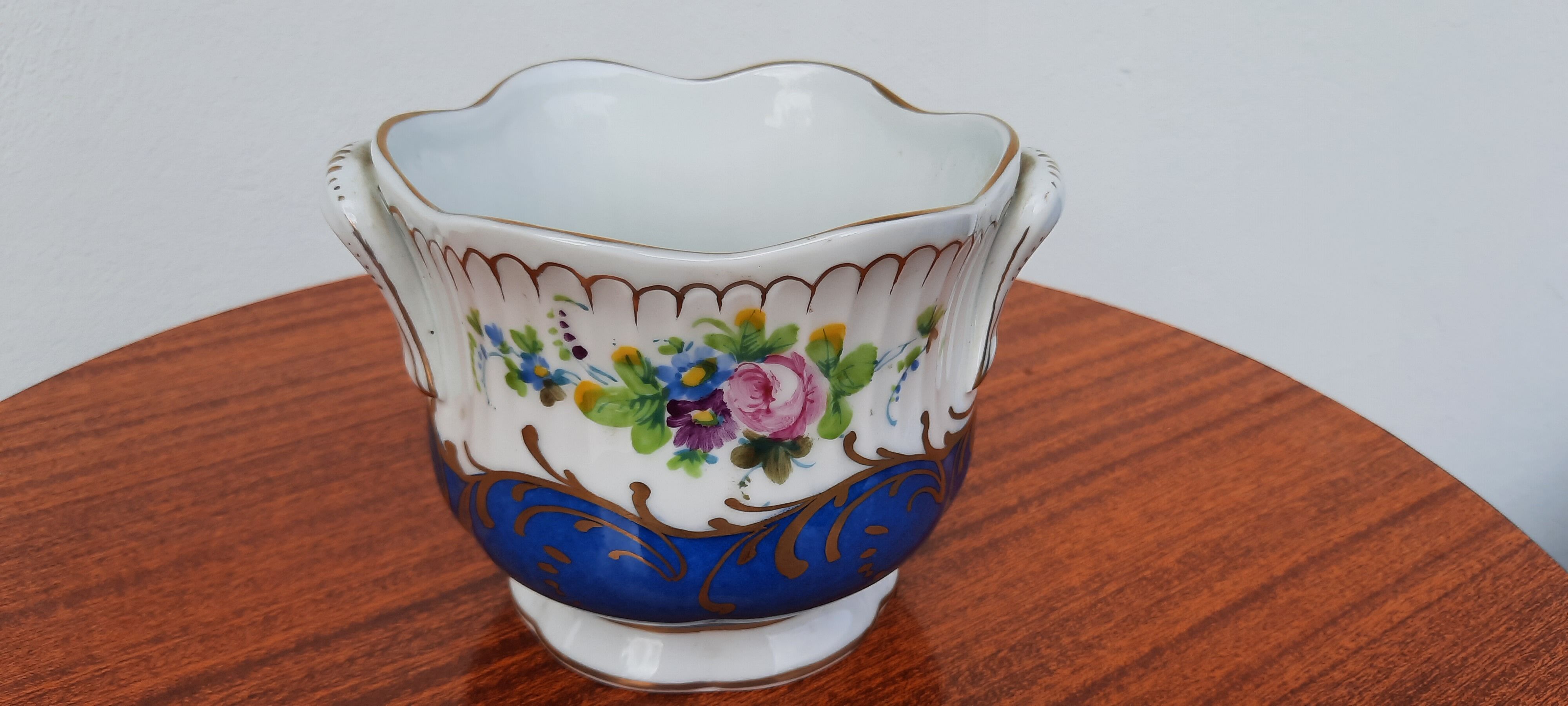 Porcelain pot cover