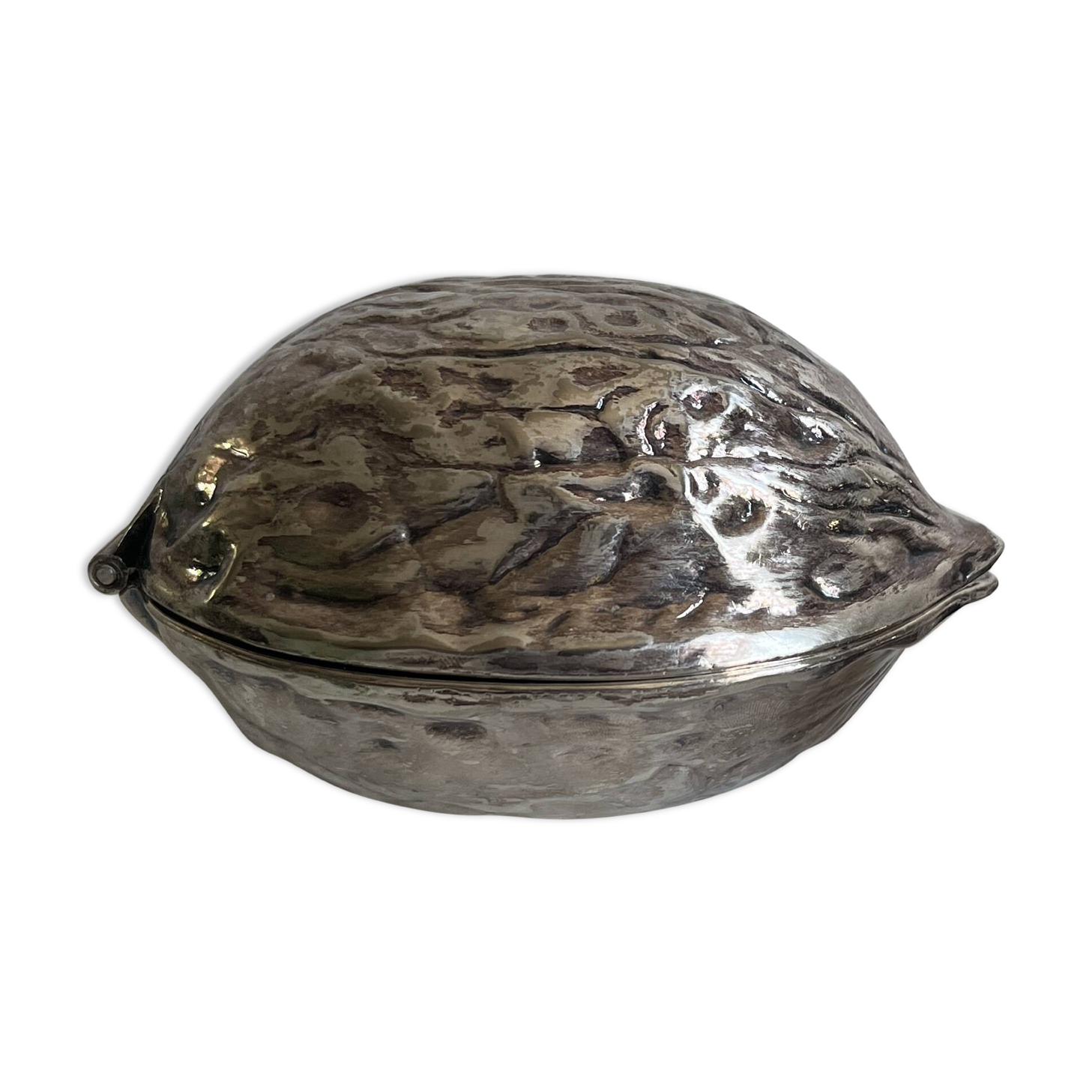 VINTAGE METAL NUT CRACKER AND WALNUT SHAPE