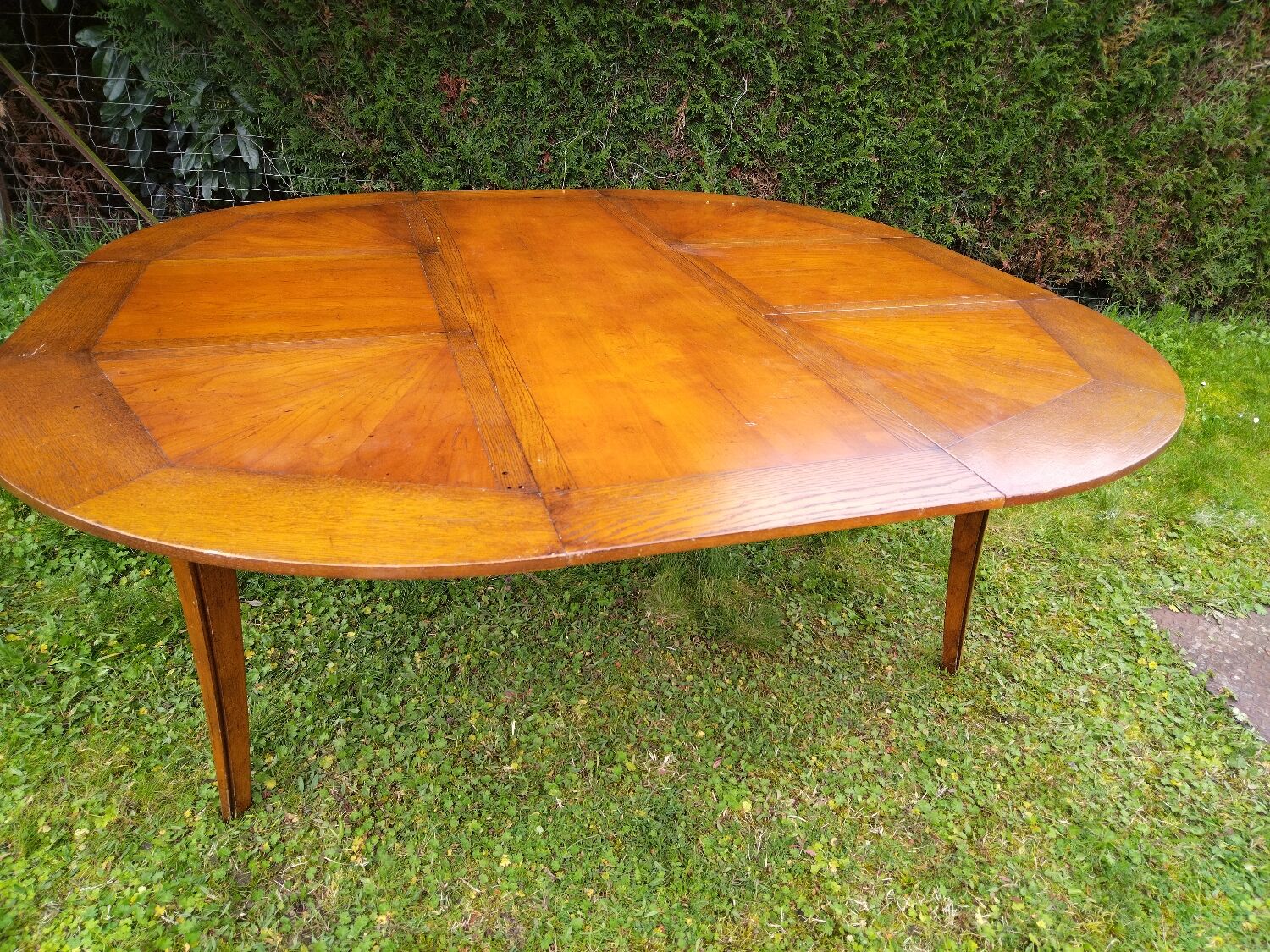 Directoire style round table with extensions