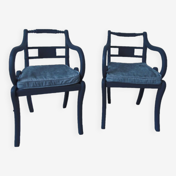 Paire de fauteuils à crosse réenchantés en gris ardoise, entièrement refait, tapissés.
