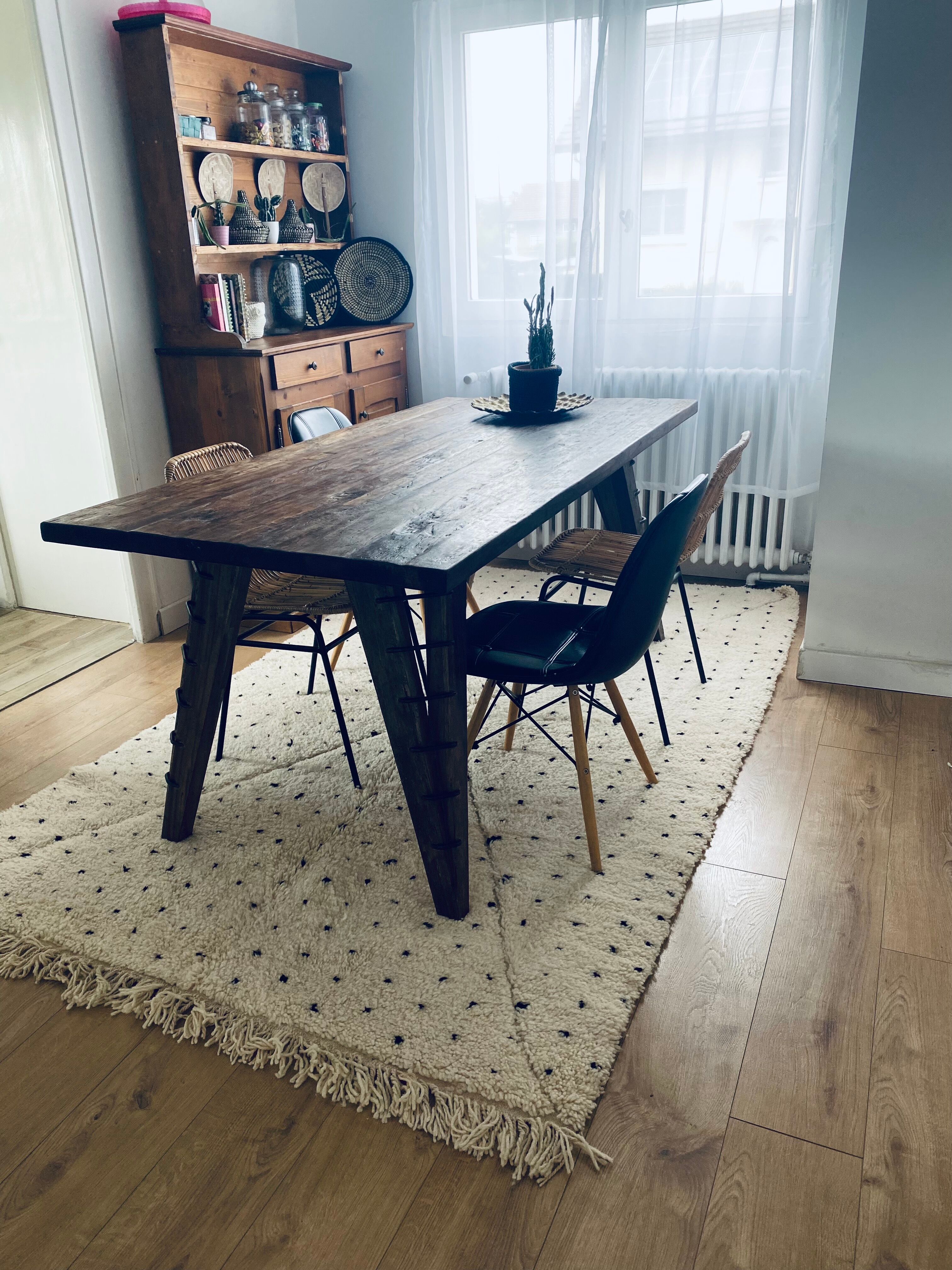 Berber carpet Beni Ouarain with black polka dots and relief 160x260