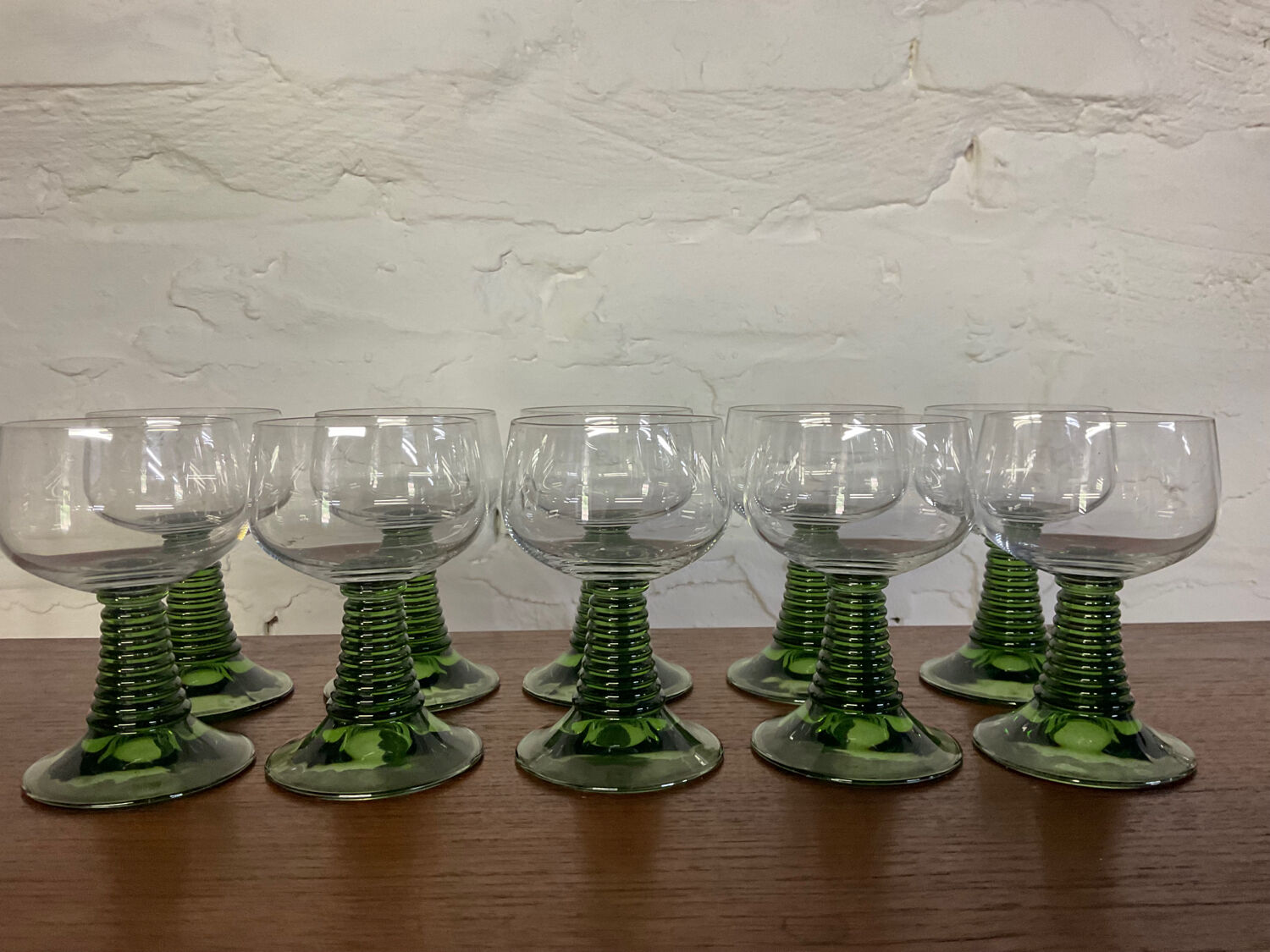 Série de 10 verres à vin vintage