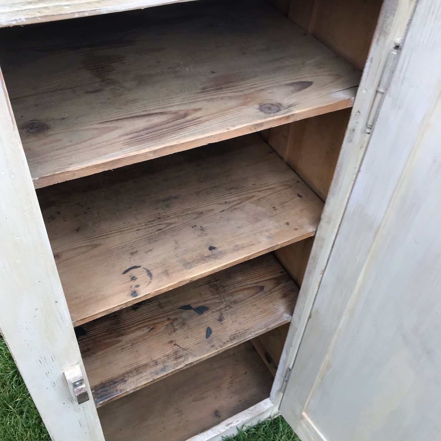 Vintage wooden jam putty color