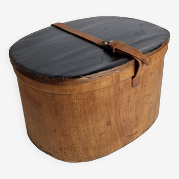 Old oval wooden hat box with leather strap 36 cm