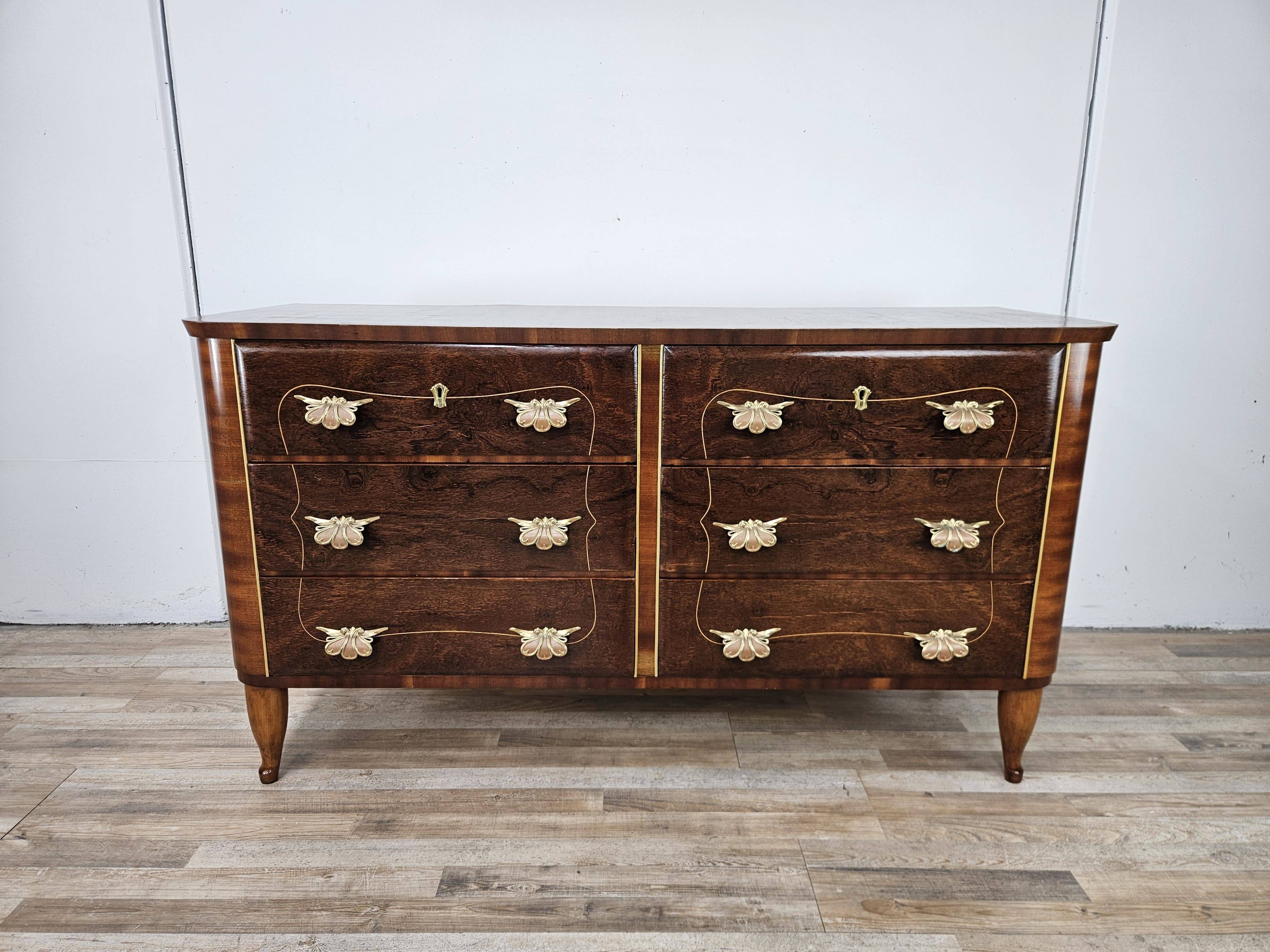 1950s Art Decò walnut burl and brass chest of drawers