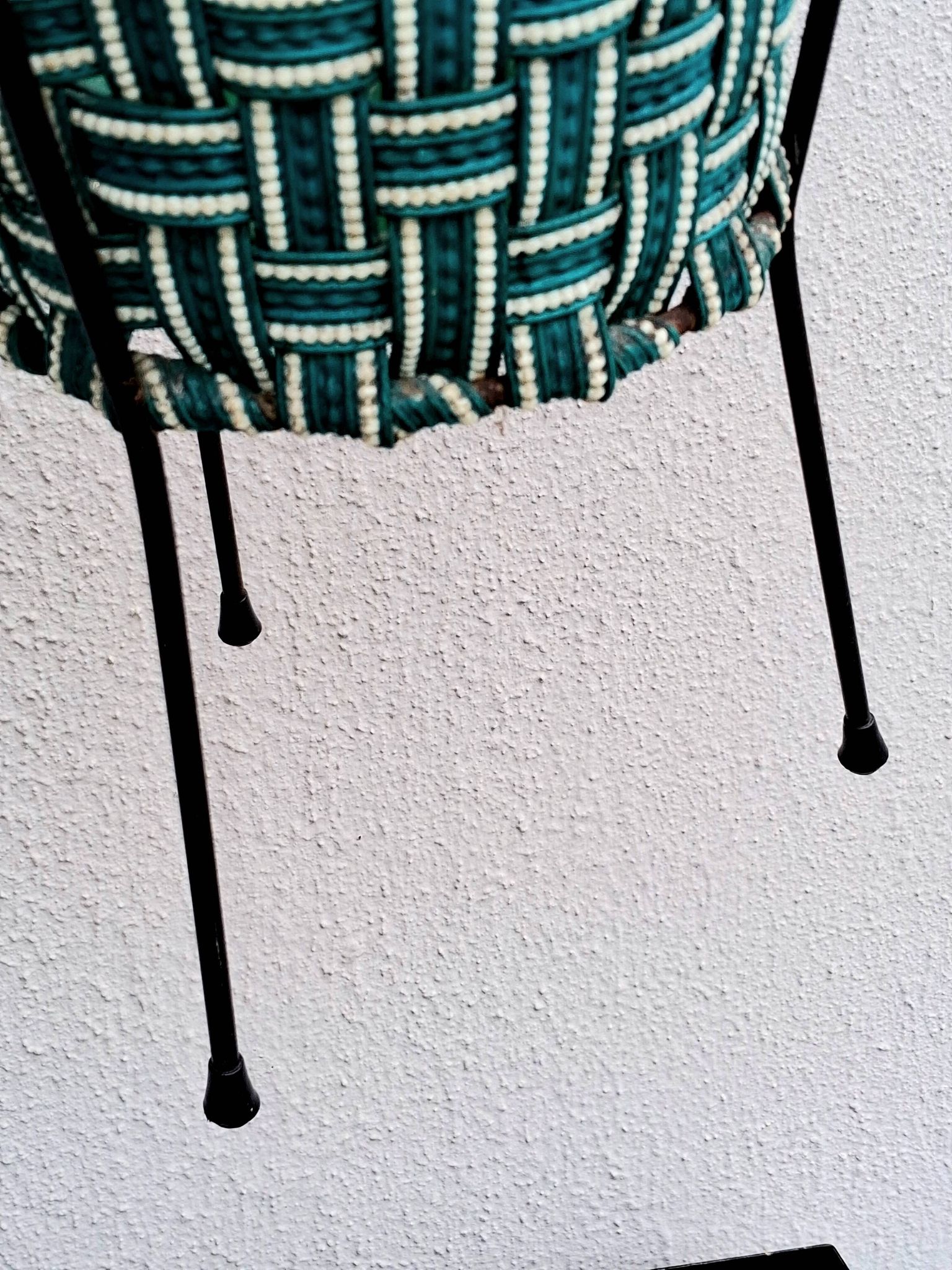 Tripod plant pot, made of scoubidou, vintage seventies.