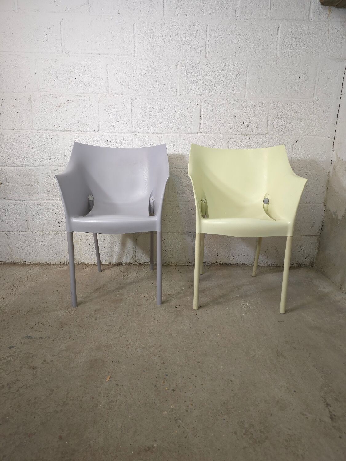 Paire de chaises petits fauteuil Kartell Dr. No Philippe Stark