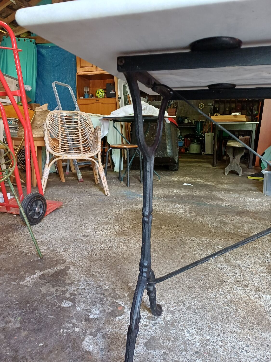 Bistro table marble and wrought iron