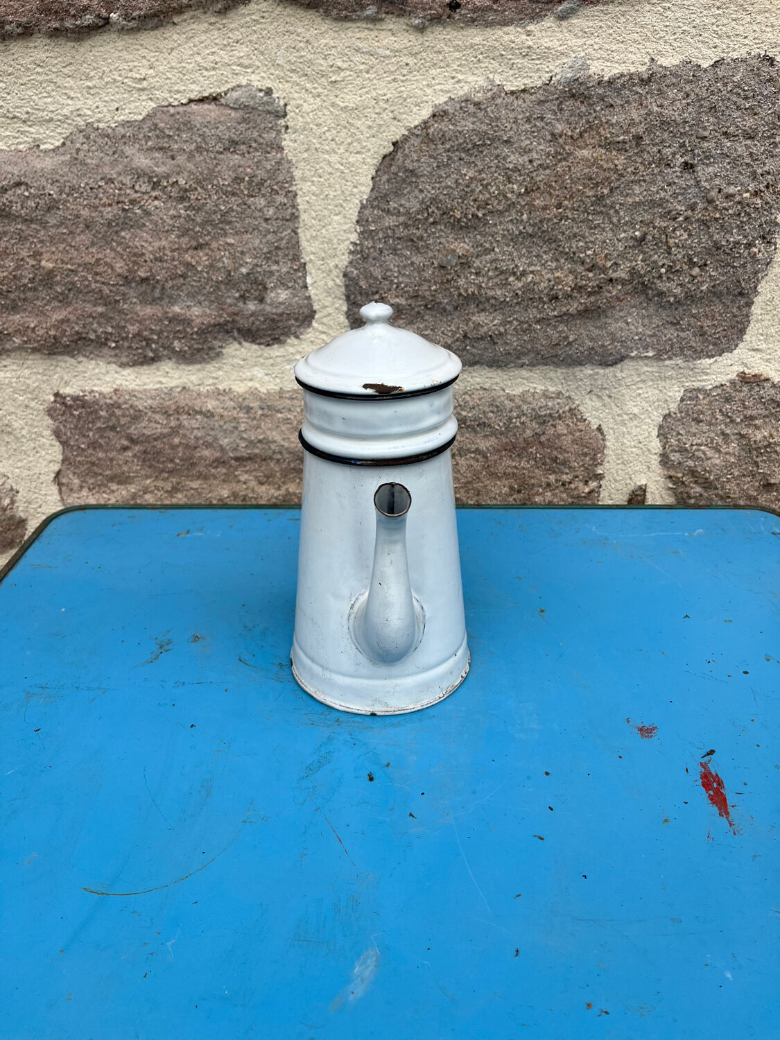 Enamelled coffee maker