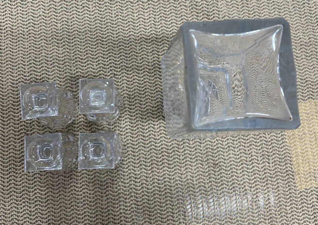 Carafe and 4 glass aperitif glasses