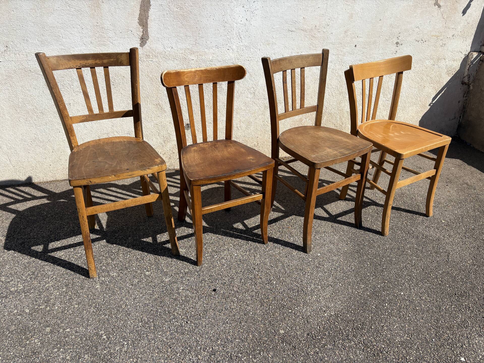 Set de 4 chaises bistrot dépareillées 