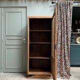 Small Parisian Art Deco showcase