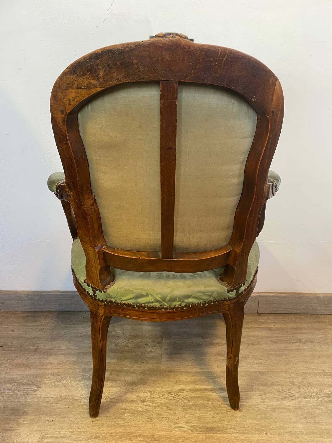 Fauteuils cabriolet Louis XV estampillé F. Raisin