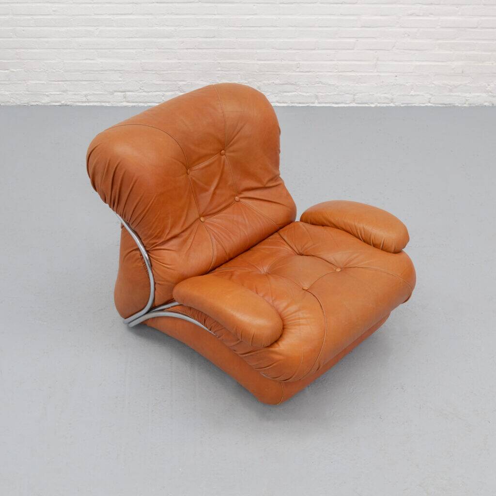 Fauteuil lounge Corolla italien par I.P.E. années 1970