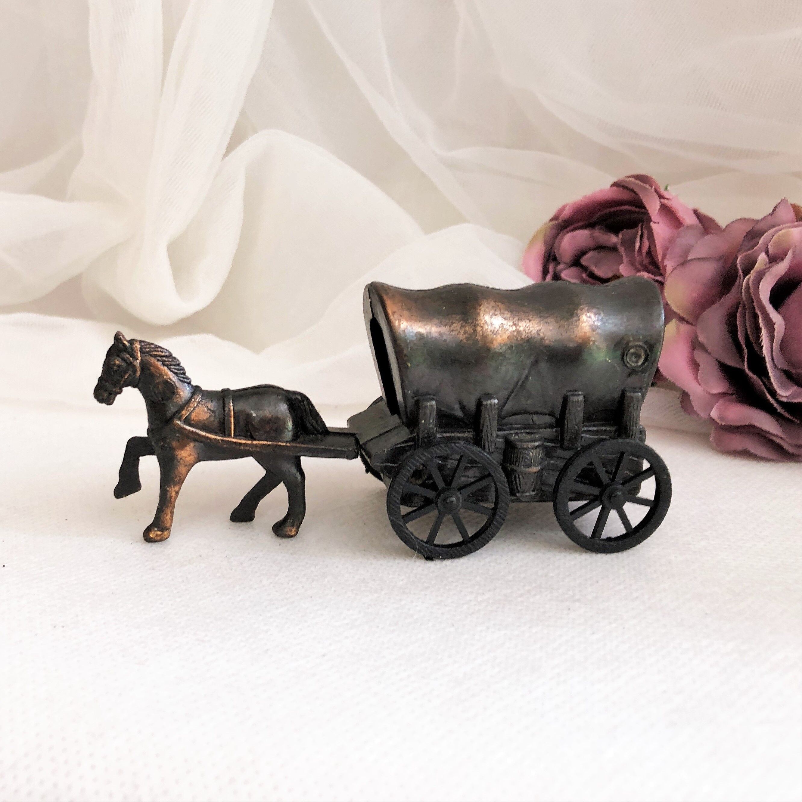 Metal pencil sharpener vintage horse and carriage collection