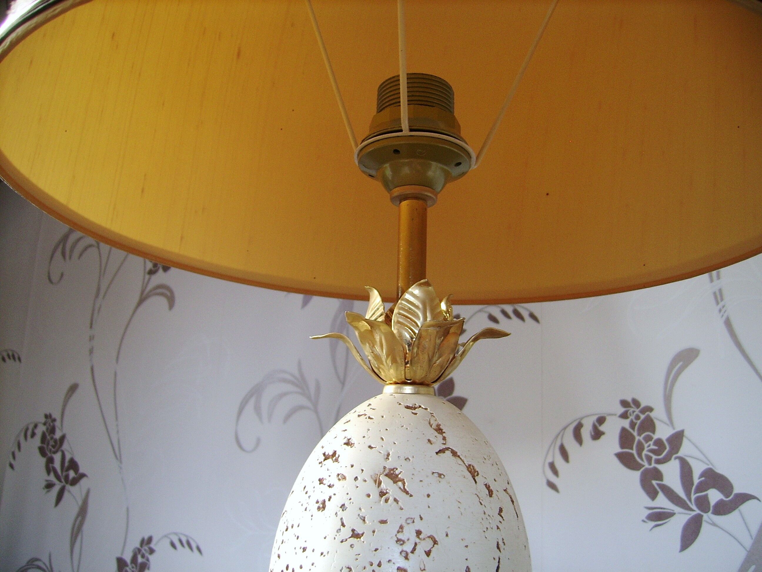 Lamp ostrich egg