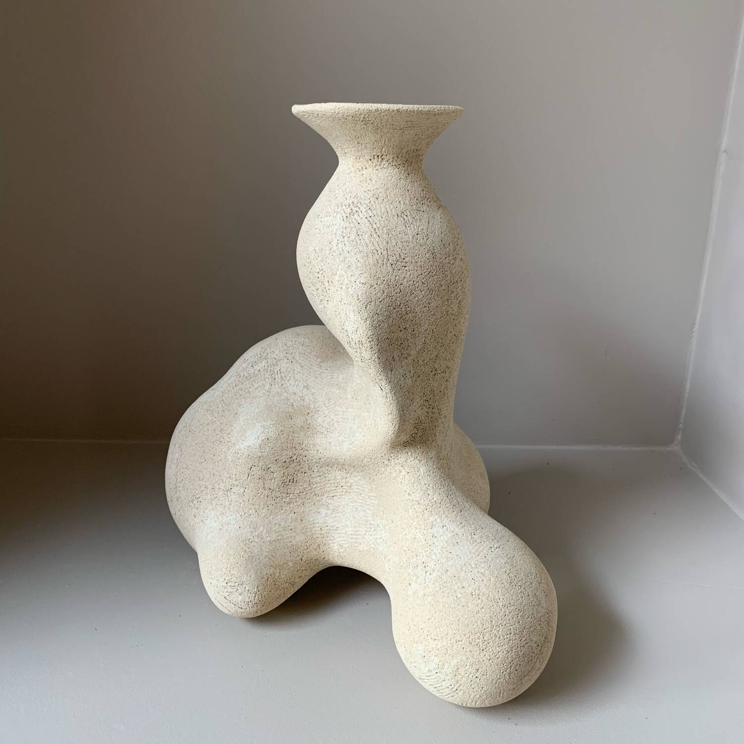 Vase grès blanc brut