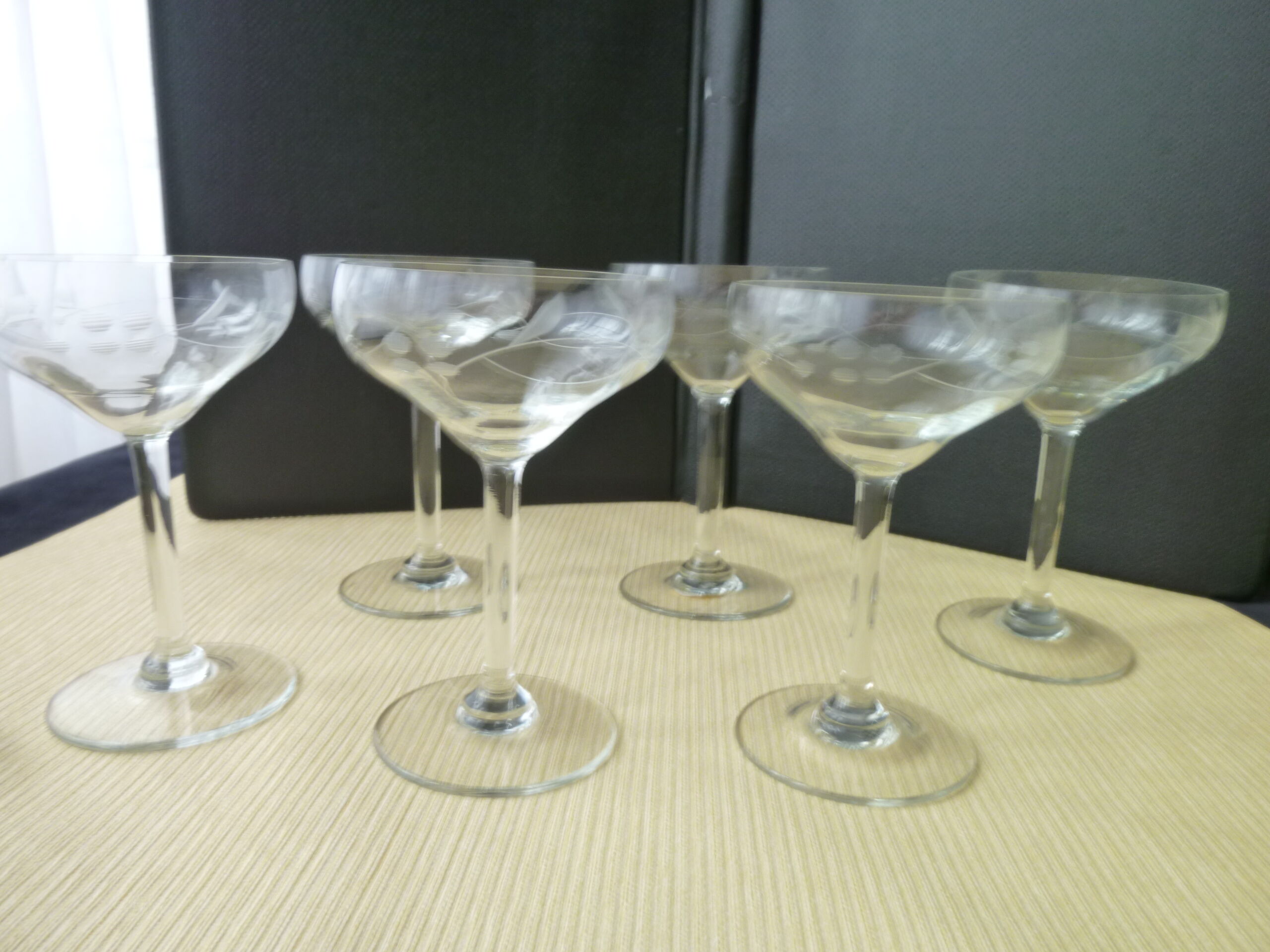 Set de 6 coupes à champagne en verre meulé Vintage