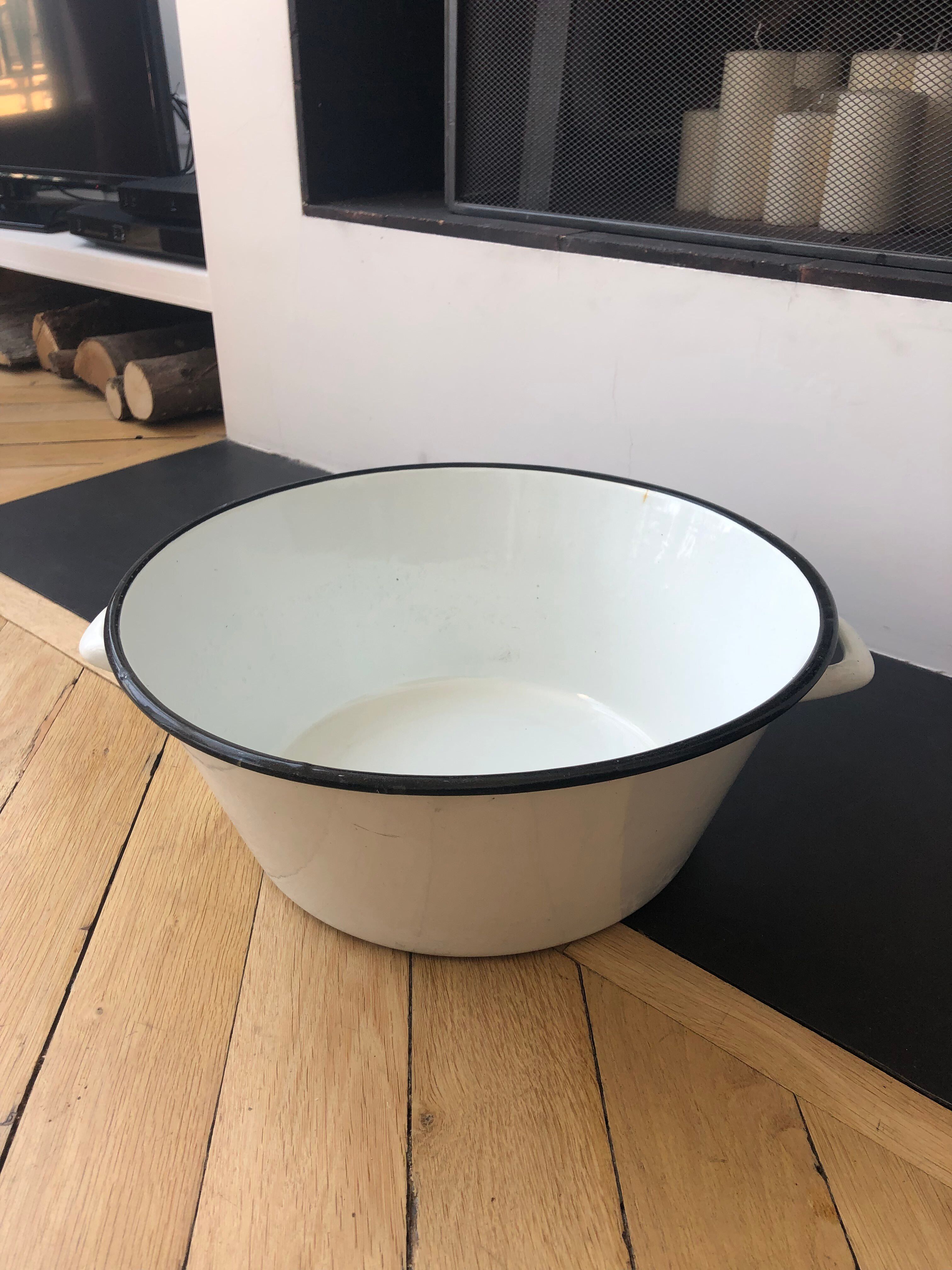 Old enamelsheet basin