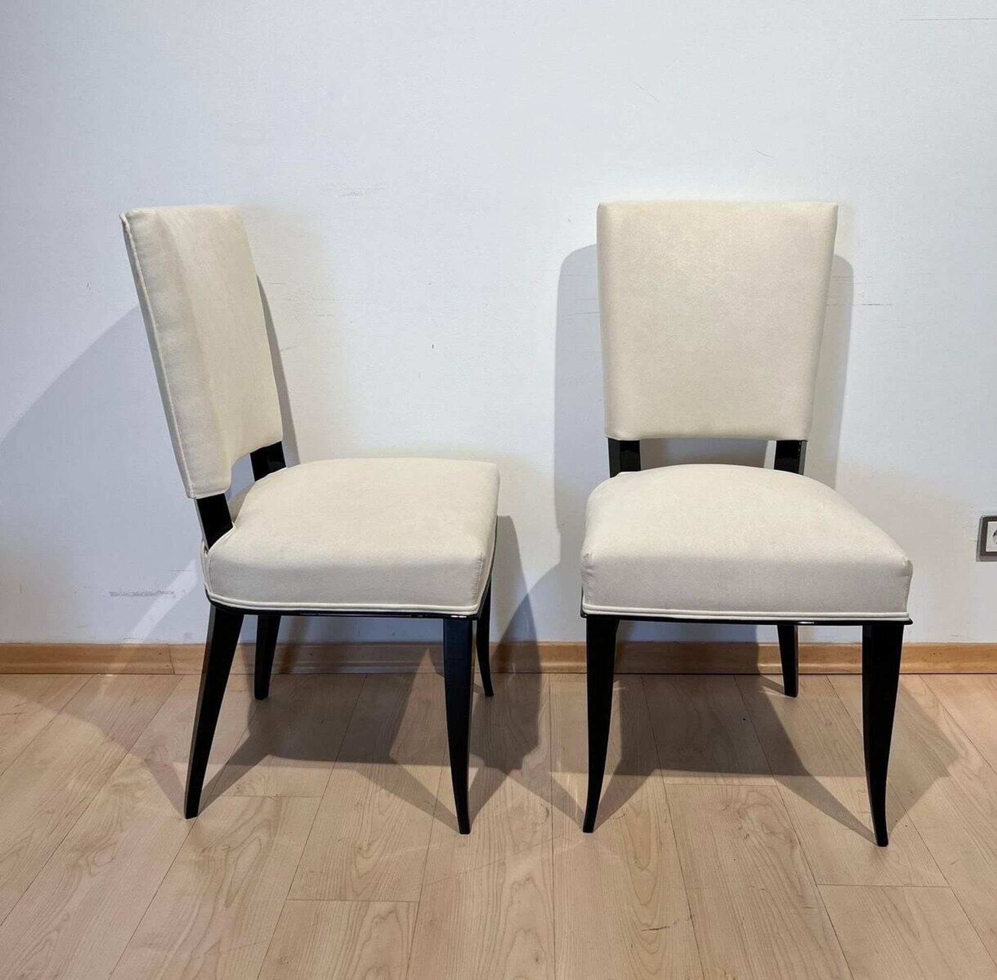 Art Deco Chairs in Black Lacquer in Cream Velour, France, 1930s, Set of 8