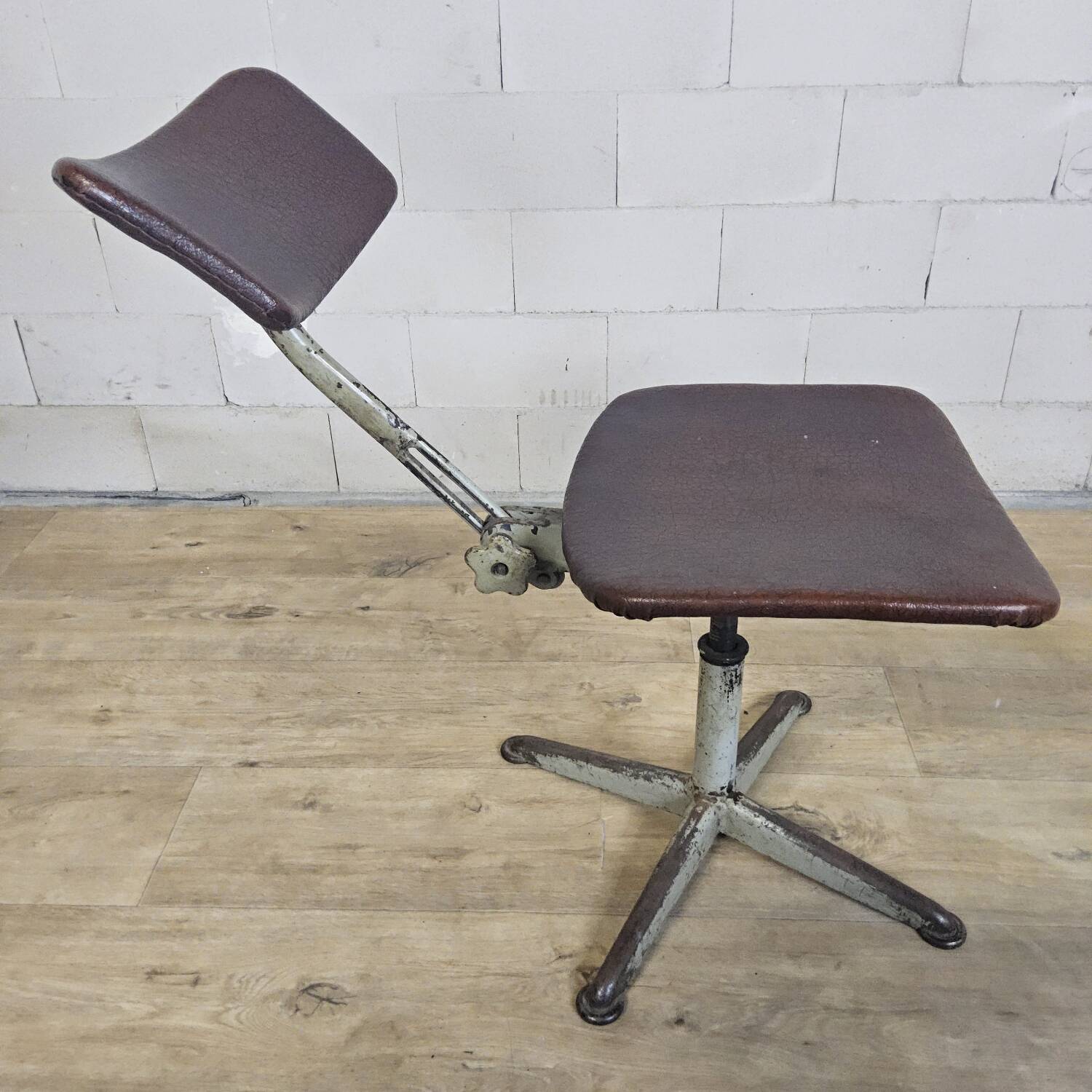 Vintage skai/metal adjustable industrial office chair (40s)