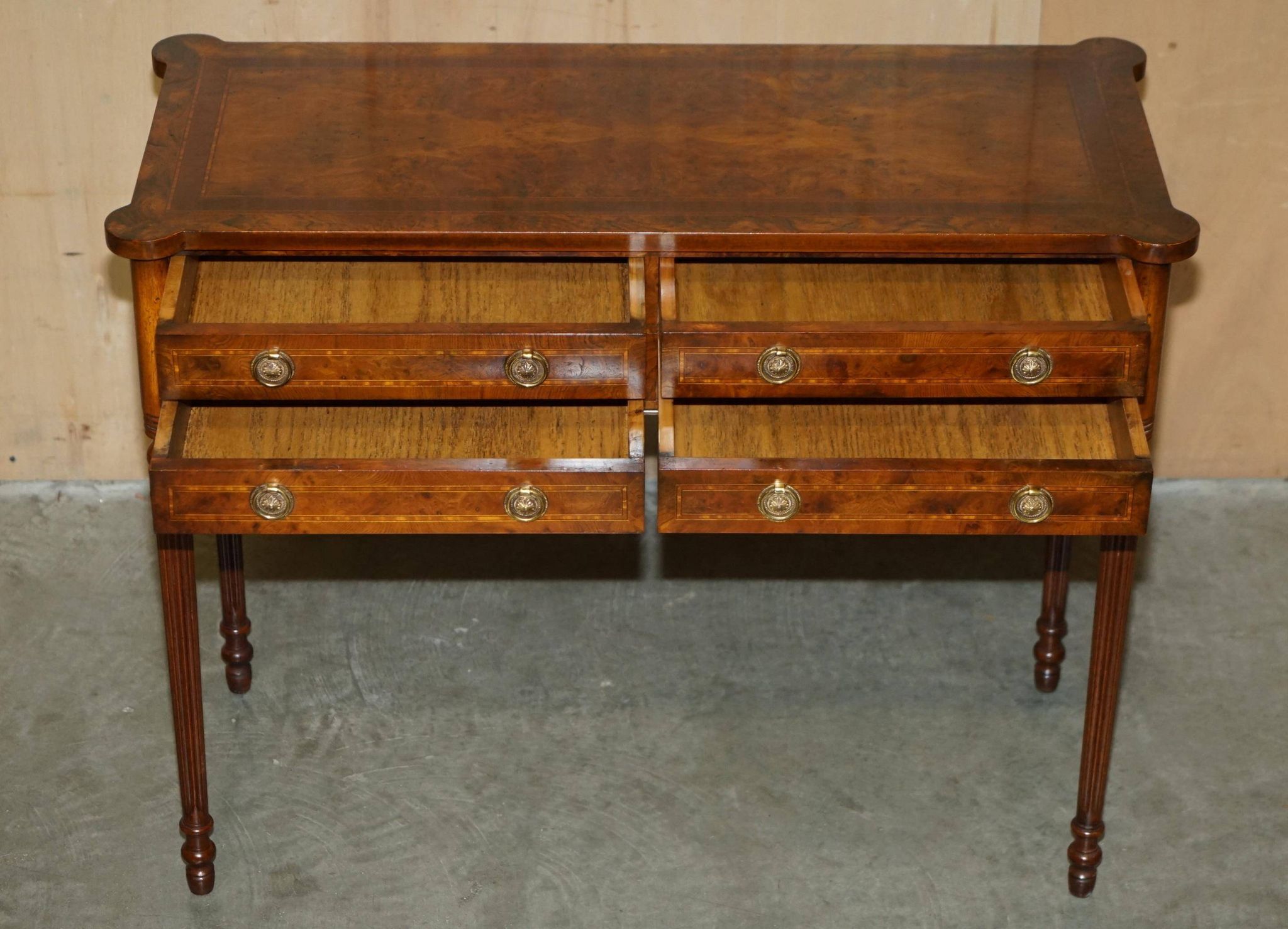 Console en Orme Burr & Bois Satiné restaurée, vers 1920