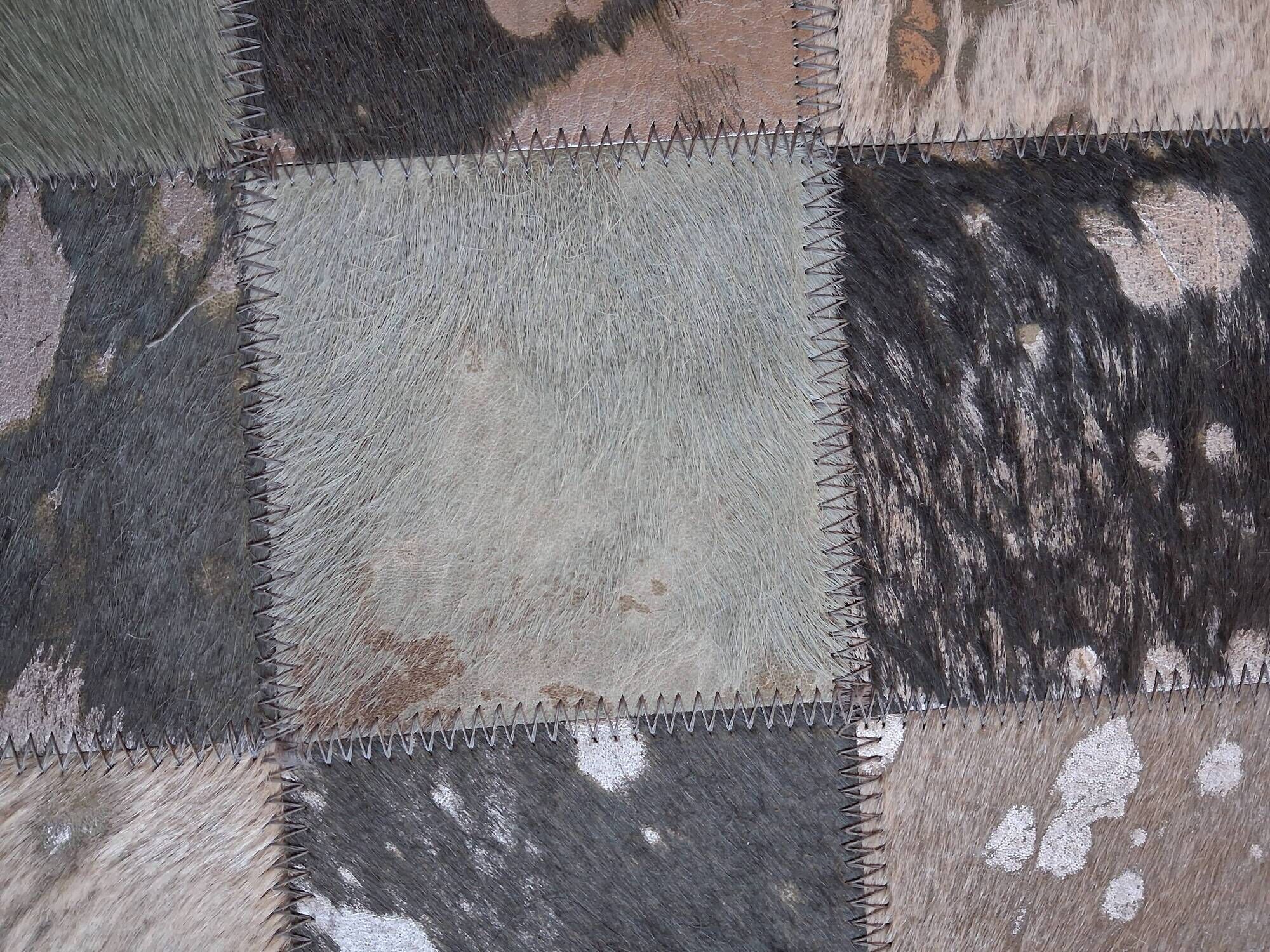 Round cowhide rug