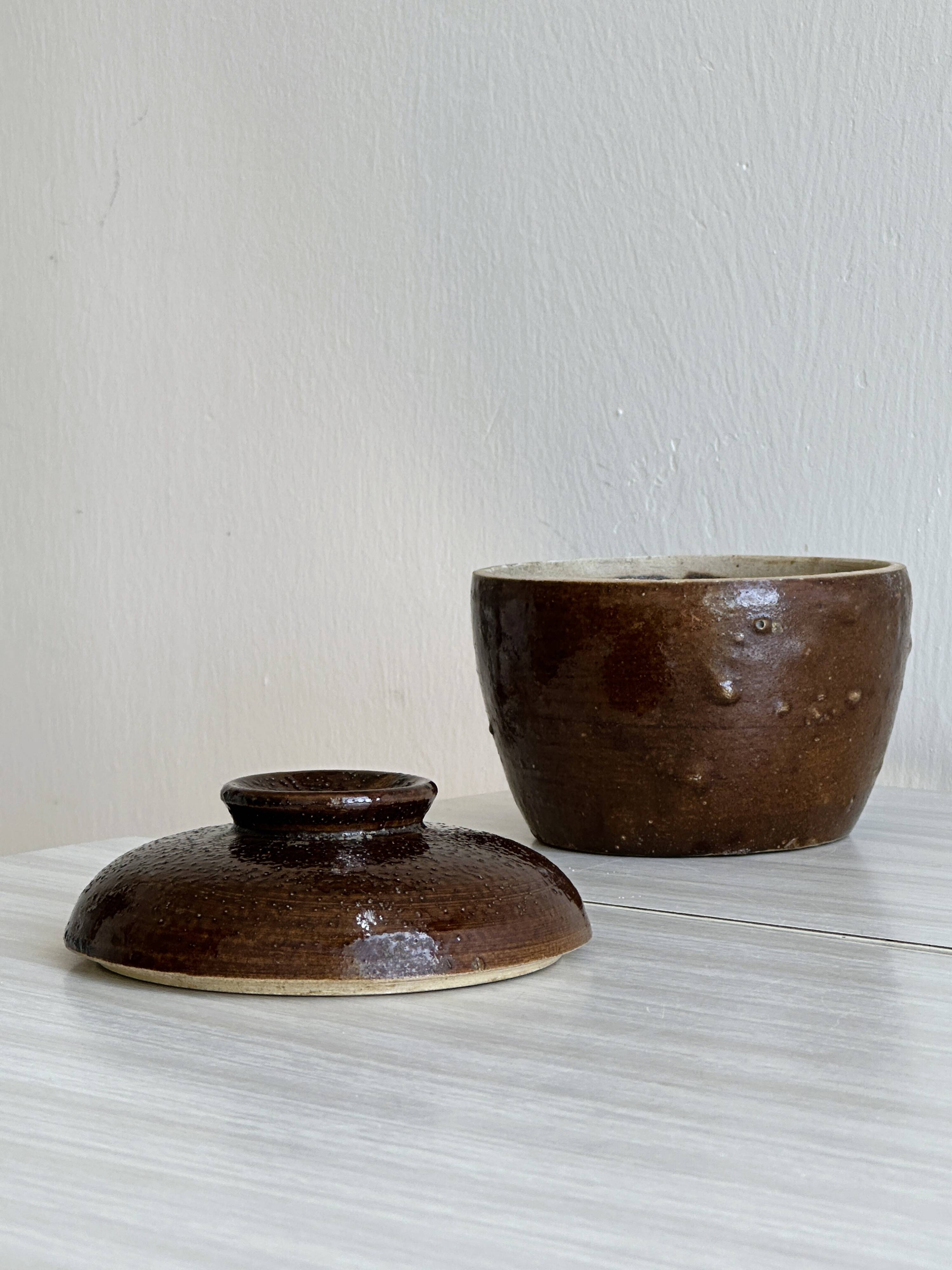 Ceramic sugar bowl