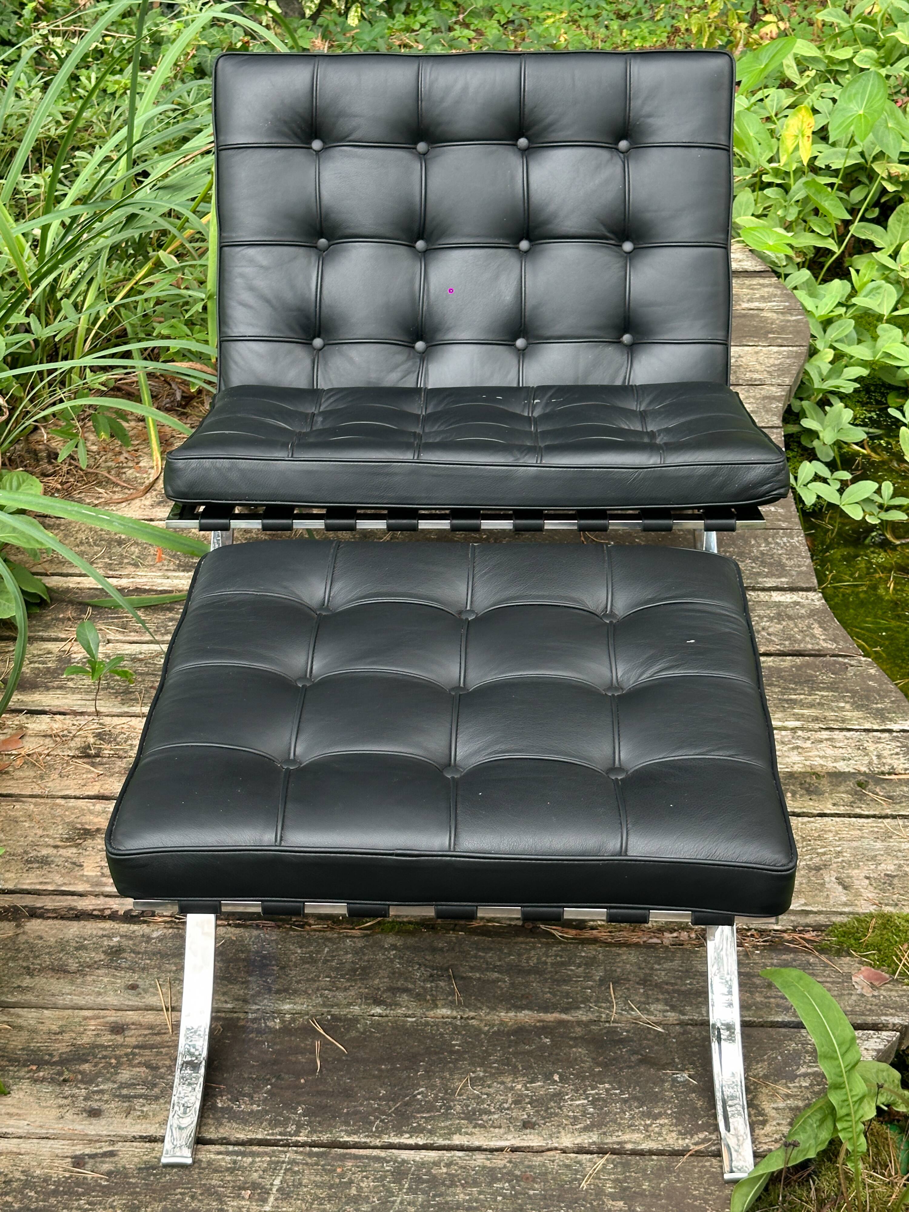 Barcelona armchair with ottoman design Mies Van der Rohe edition Walter Knoll 1980s, Set of 2